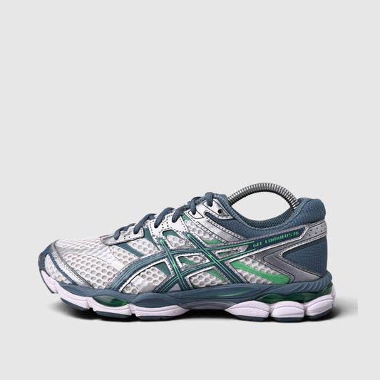 Asics Gel-Cumulus 16, buty sportowe męskie w bardzo dobrym stanie rozmiar 41.5, boczny profil, lewa strona