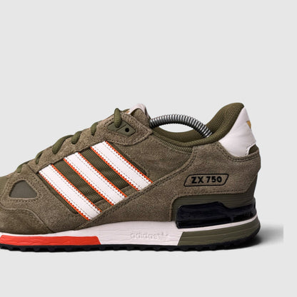 Adidas ZX 750, buty sportowe męskie w bardzo dobrym stanie rozmiar 43 1/3, boczny profil, lewa strona