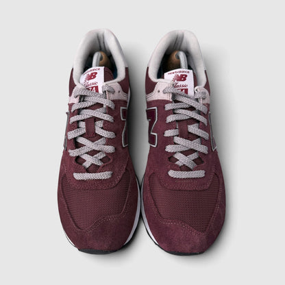 New Balance 574, buty sportowe męskie w bardzo dobrym stanie rozmiar 44.5, widok z przodu