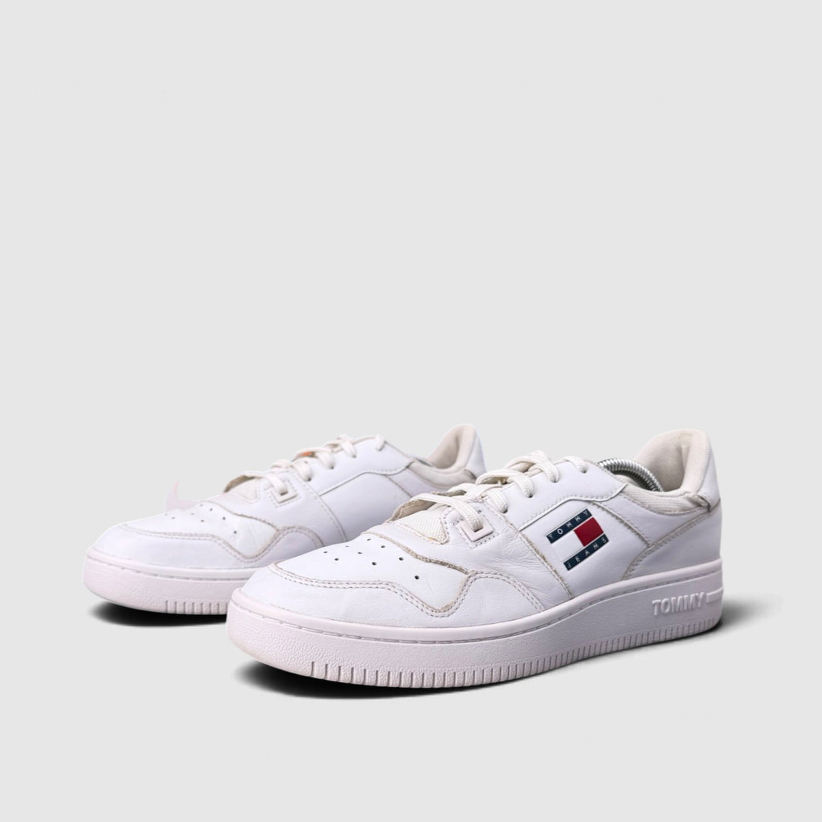 Tommy Hilfiger Retro Basket Ess, buty sportowe męskie w bardzo dobrym stanie rozmiar 41, para butów