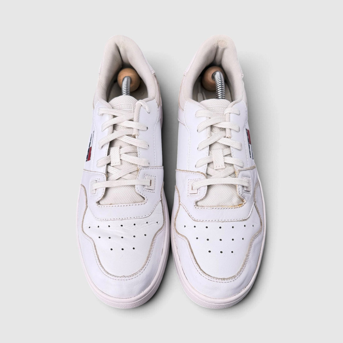 Tommy Hilfiger Retro Basket Ess, buty sportowe męskie w bardzo dobrym stanie rozmiar 41, widok z przodu