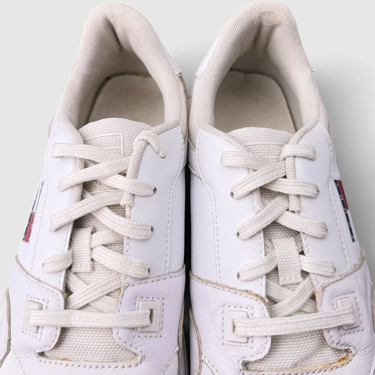 Tommy Hilfiger Retro Basket Ess, buty sportowe męskie w bardzo dobrym stanie rozmiar 41, widok z góry