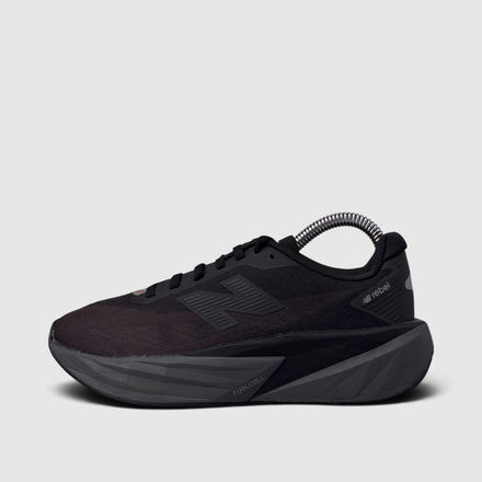New Balance FuelCell Rebel V5, buty sportowe damskie w bardzo dobrym stanie rozmiar 36.5, boczny profil, lewa strona