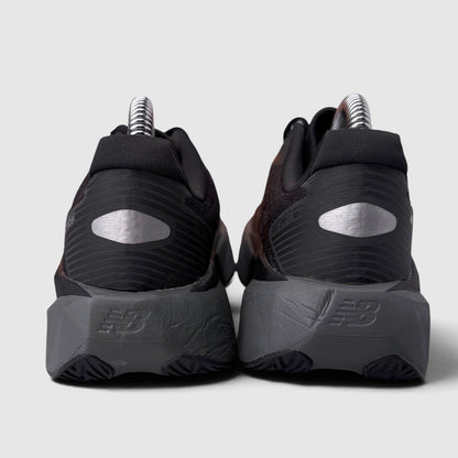 New Balance FuelCell Rebel V5, buty sportowe damskie w bardzo dobrym stanie rozmiar 36.5, widok z tyłu