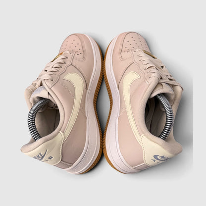 Nike Air Force 1 Low Sanddrift, buty sportowe damskie w bardzo dobrym stanie rozmiar 36, widok z góry