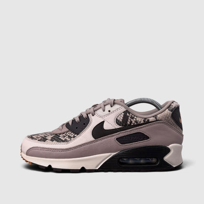 Nike Air Max 90 SE Tan Snakeskin, buty sportowe męskie w bardzo dobrym stanie rozmiar 42.5, boczny profil, lewa strona