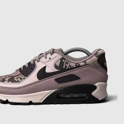 Nike Air Max 90 SE Tan Snakeskin, buty sportowe męskie w bardzo dobrym stanie rozmiar 42.5, boczny profil, prawa strona
