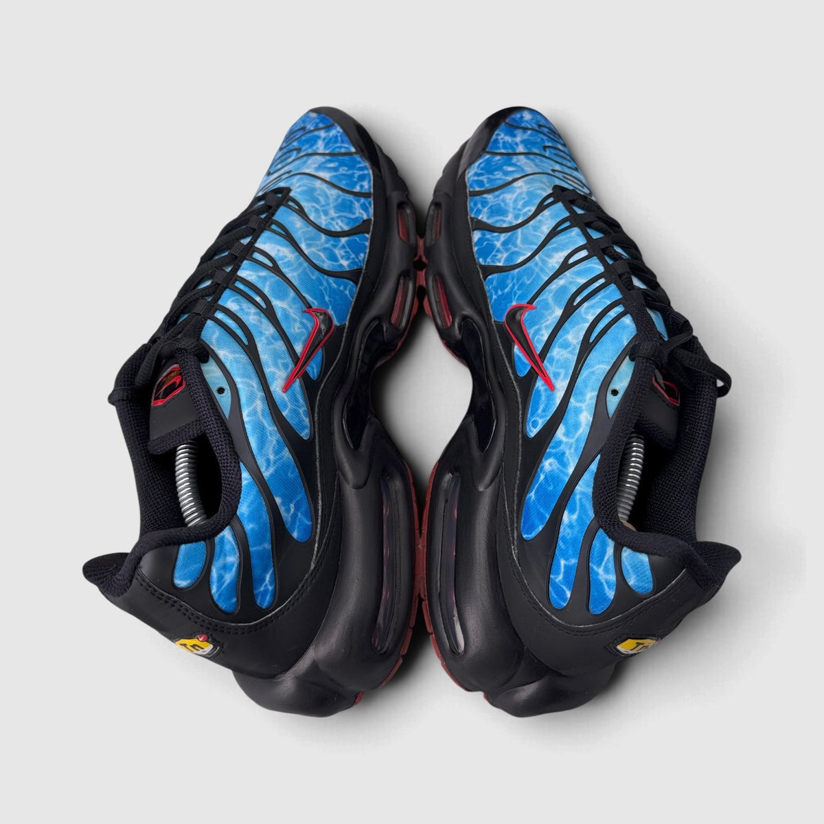Nike Air Max Plus Shark Attack, buty sportowe męskie w bardzo dobrym stanie rozmiar 47.5, widok z góry