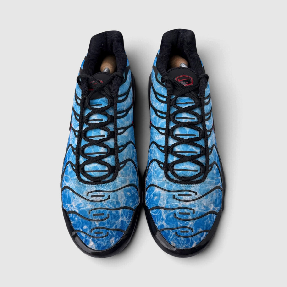 Nike Air Max Plus Shark Attack, buty sportowe męskie w bardzo dobrym stanie rozmiar 47.5, widok z góry