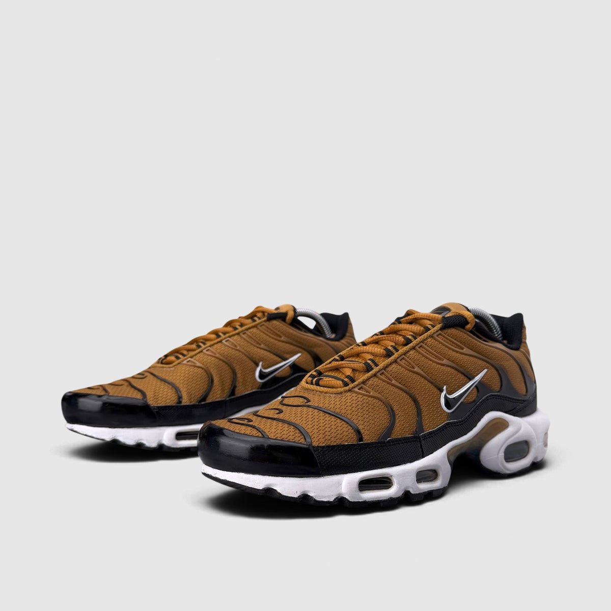Nike Air Max Plus, buty sportowe męskie w bardzo dobrym stanie rozmiar 42.5, para butów