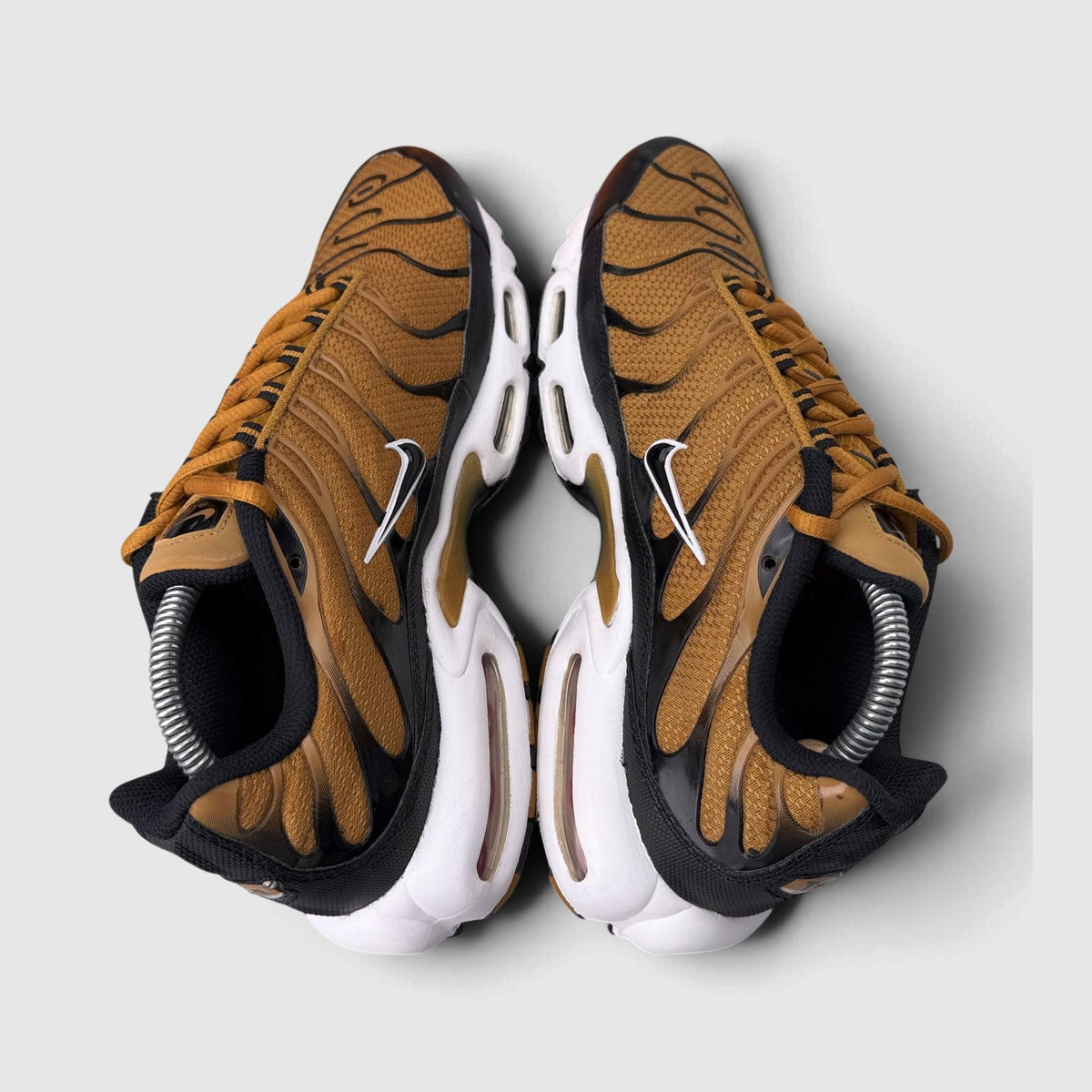 Nike Air Max Plus, buty sportowe męskie w bardzo dobrym stanie rozmiar 42.5, widok z góry