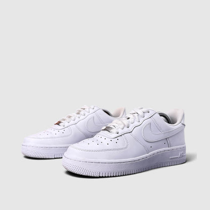 Nike Air Force 1 Low Triple White, buty sportowe damskie w bardzo dobrym stanie rozmiar 38, para butów