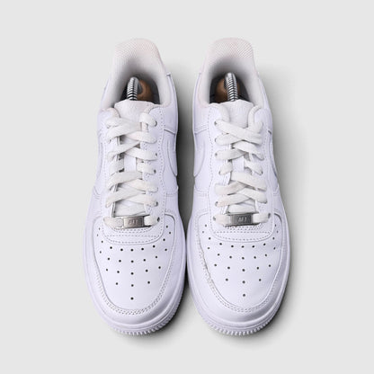 Nike Air Force 1 Low Triple White, buty sportowe damskie w bardzo dobrym stanie rozmiar 38, widok z przodu