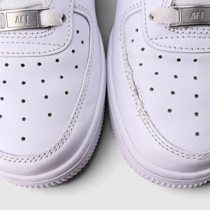 Nike Air Force 1 Low Triple White, buty sportowe damskie w bardzo dobrym stanie rozmiar 38, detal