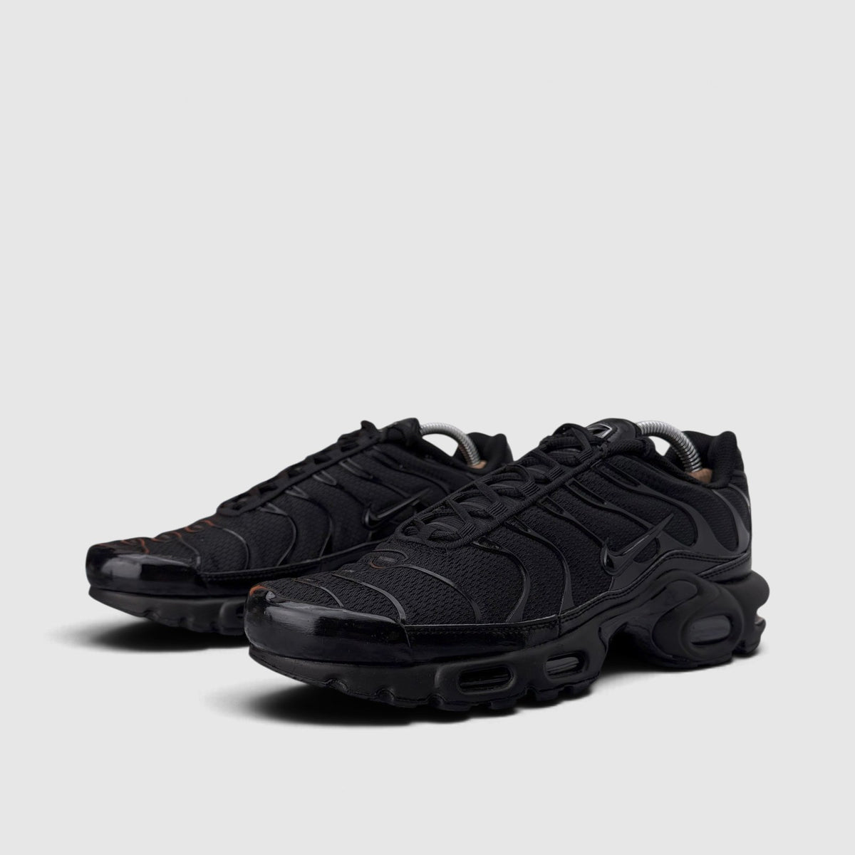 Nike Air Max Plus Triple Black, buty sportowe męskie w bardzo dobrym stanie rozmiar 42.5, para butów