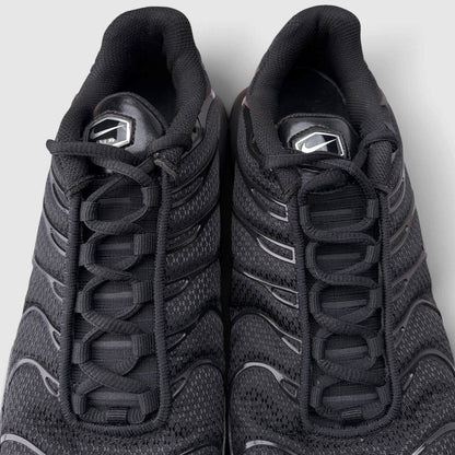 Nike Air Max Plus Triple Black, buty sportowe męskie w bardzo dobrym stanie rozmiar 42.5, widok z góry