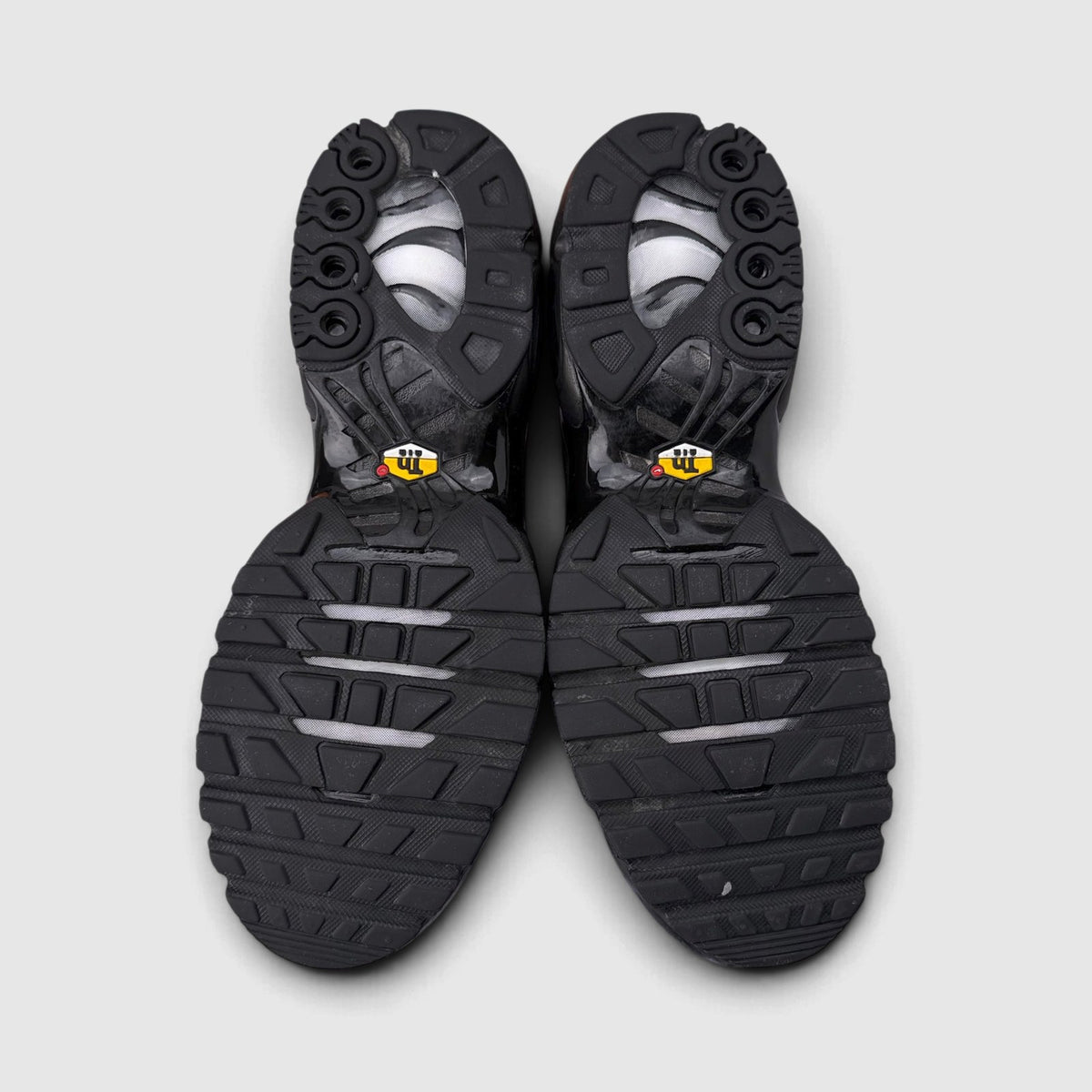 Nike Air Max Plus Triple Black, buty sportowe męskie w bardzo dobrym stanie rozmiar 42.5, podeszwa