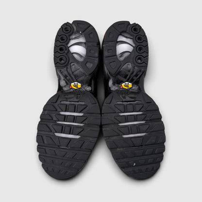 Nike Air Max Plus Triple Black, buty sportowe męskie w bardzo dobrym stanie rozmiar 42.5, podeszwa