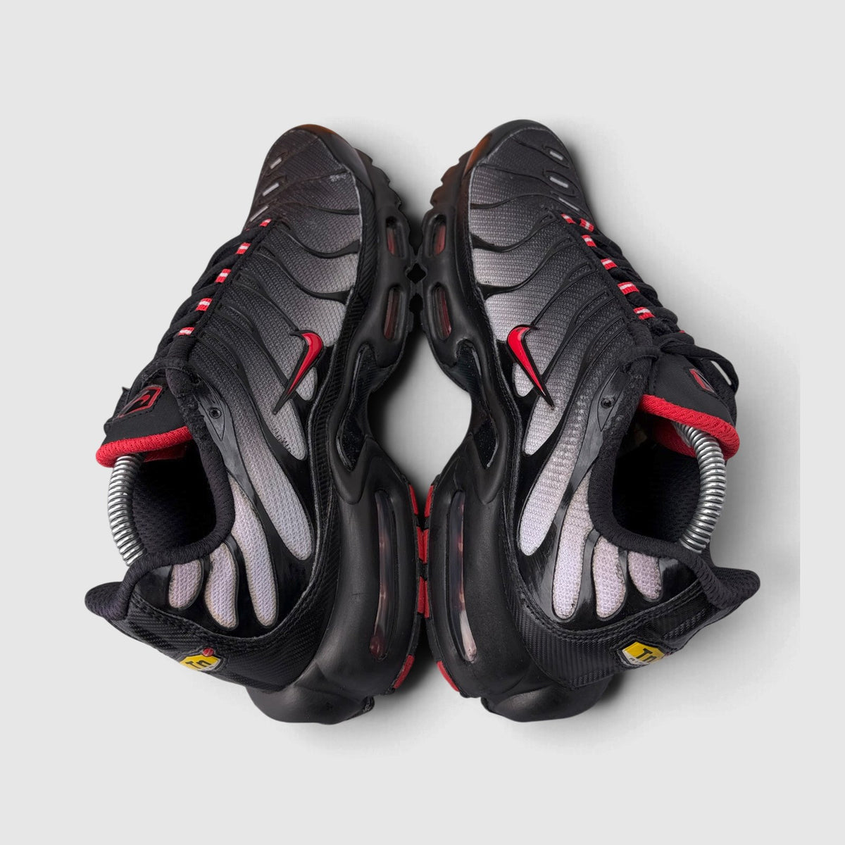 Nike Air Max Plus Black Gradient, buty sportowe męskie w bardzo dobrym stanie rozmiar 43, widok z góry