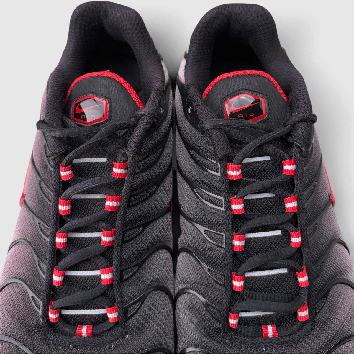 Nike Air Max Plus Black Gradient, buty sportowe męskie w bardzo dobrym stanie rozmiar 43, widok z góry