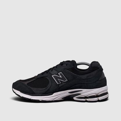 New Balance 2002R, buty sportowe męskie w bardzo dobrym stanie rozmiar 44, boczny profil, lewa strona