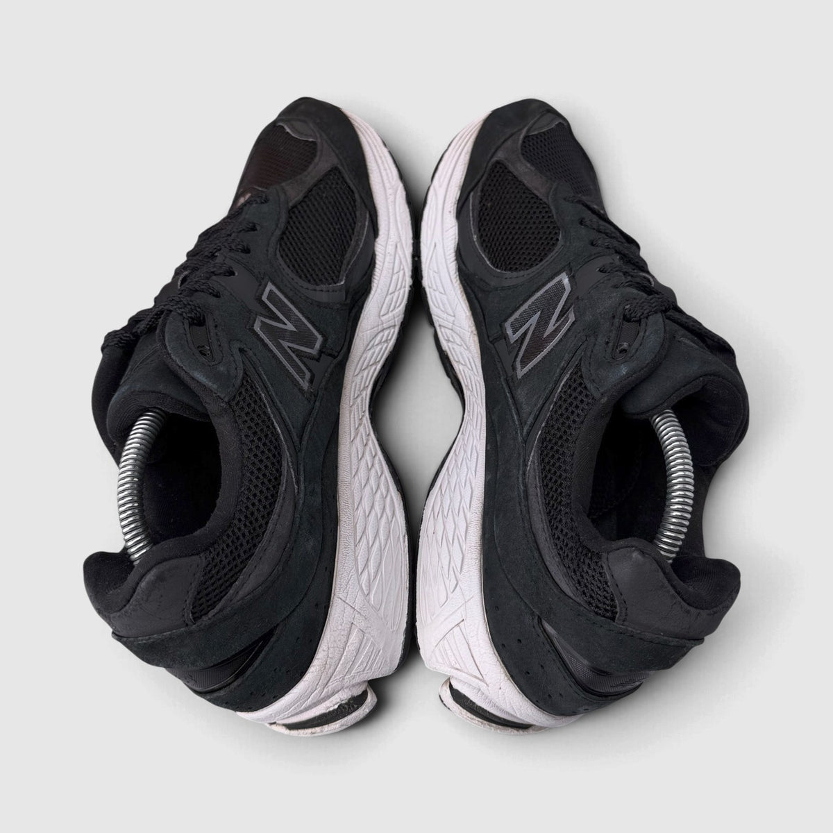 New Balance 2002R, buty sportowe męskie w bardzo dobrym stanie rozmiar 44, widok z góry