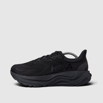 Hoka Arahi 8 Wide, buty sportowe męskie w bardzo dobrym stanie rozmiar 44, boczny profil, lewa strona