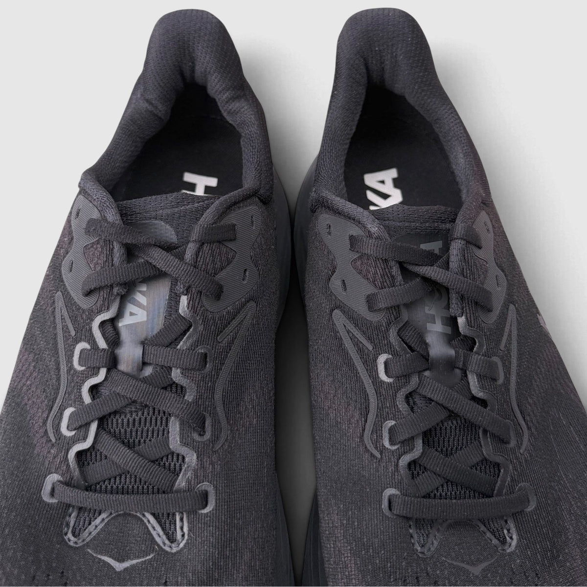Hoka Arahi 8 Wide, buty sportowe męskie w bardzo dobrym stanie rozmiar 44, detal