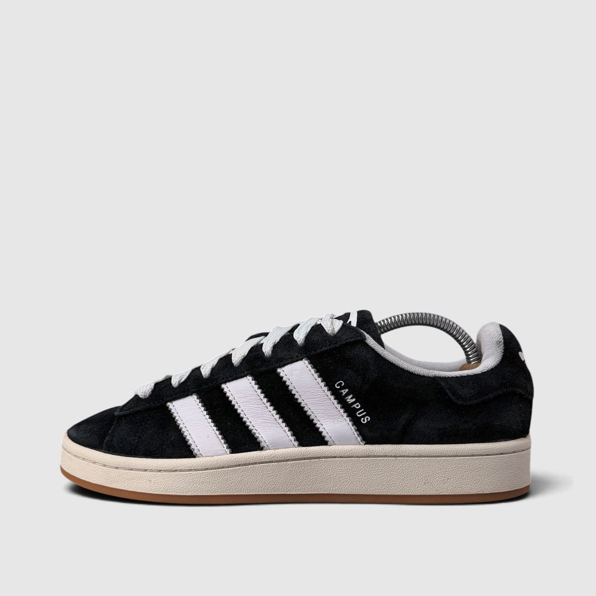 Adidas Campus Black White Gum, buty sportowe męskie w bardzo dobrym stanie rozmiar 42, boczny profil, lewa strona
