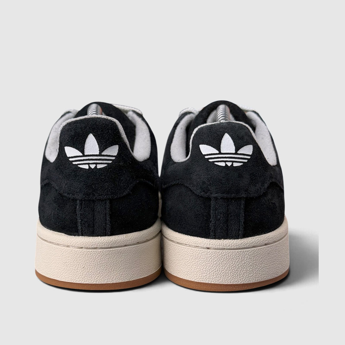 Adidas Campus Black White Gum, buty sportowe męskie w bardzo dobrym stanie rozmiar 42, widok z tyłu