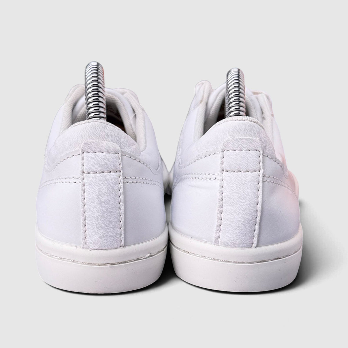Lacoste Straight Set, buty sportowe damskie w bardzo dobrym stanie rozmiar 37, widok z tyłu