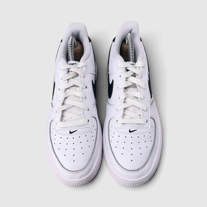 Nike Air Force 1 Low, buty sportowe damskie w bardzo dobrym stanie rozmiar 36.5, widok z przodu