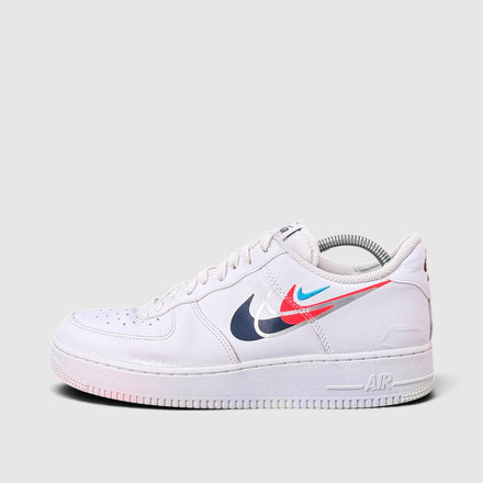 Nike Air Force 1 Low Quadruple Swoosh, buty sportowe męskie w bardzo dobrym stanie rozmiar 42.5, boczny profil, lewa strona