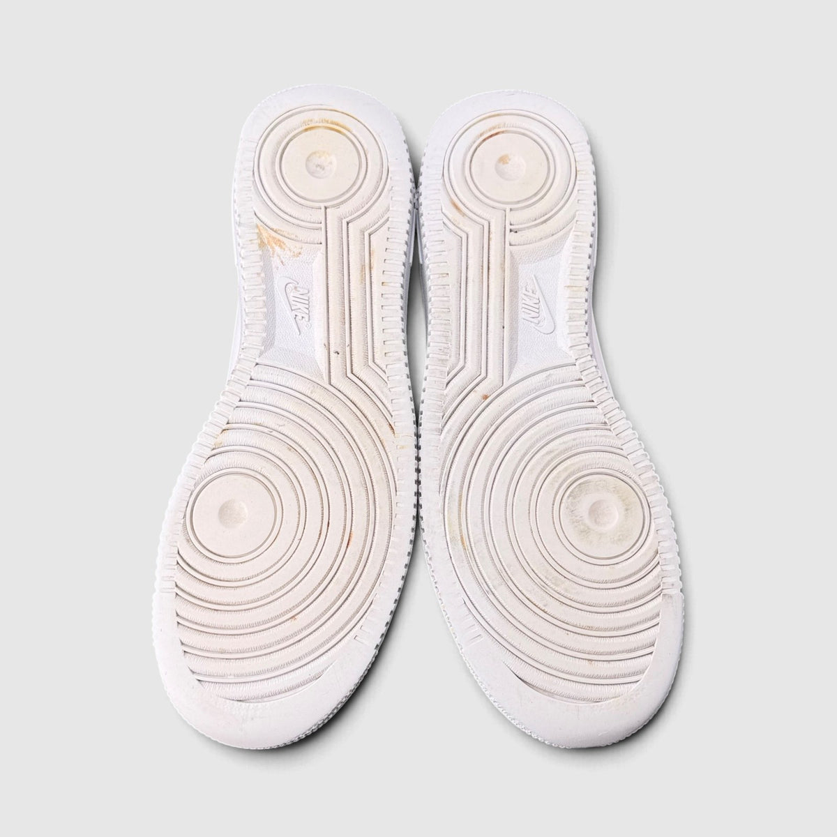 Nike Air Force 1 Low Quadruple Swoosh, buty sportowe męskie w bardzo dobrym stanie rozmiar 42.5, podeszwa