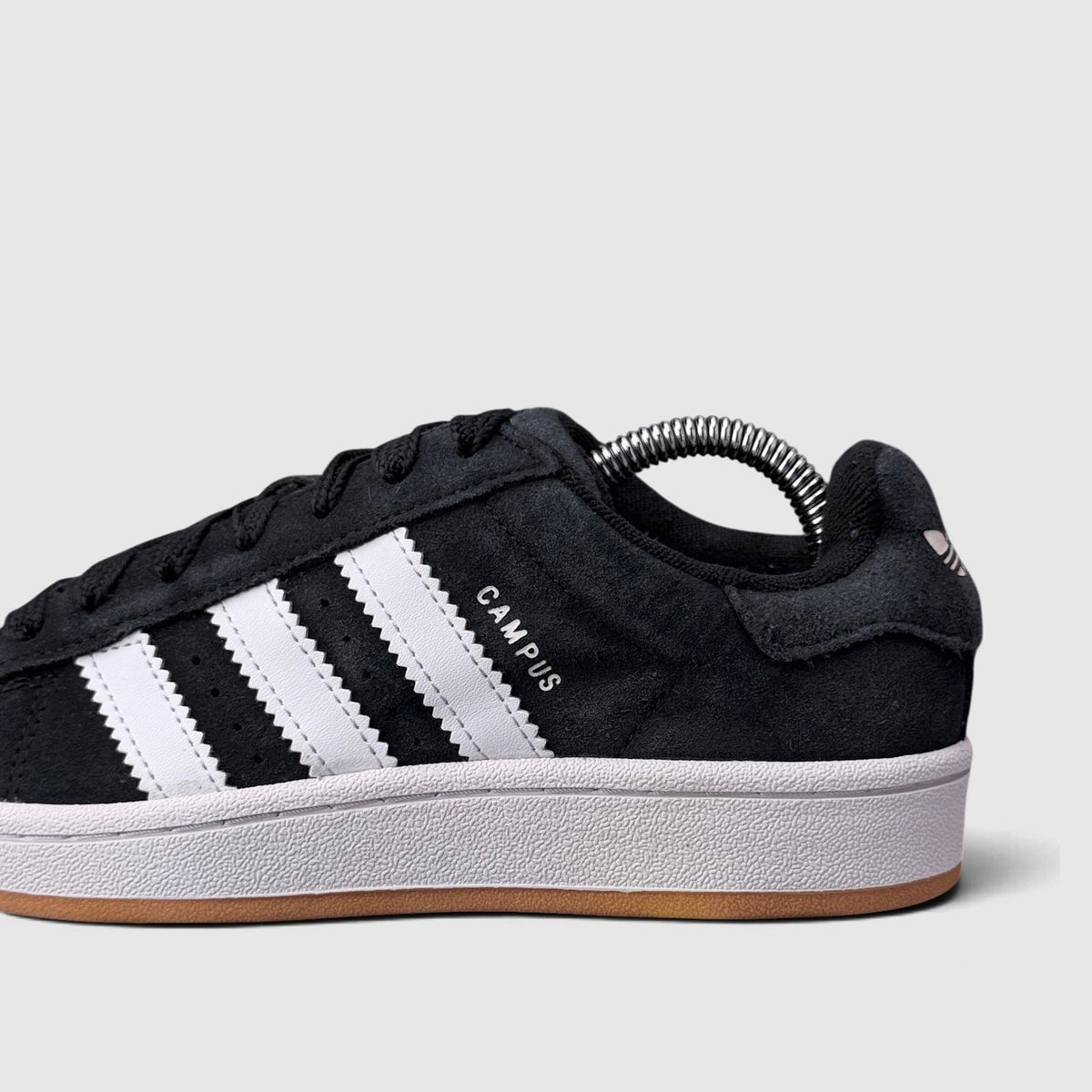 Adidas Campus 00s, buty sportowe damskie w bardzo dobrym stanie rozmiar 36, boczny profil, lewa strona