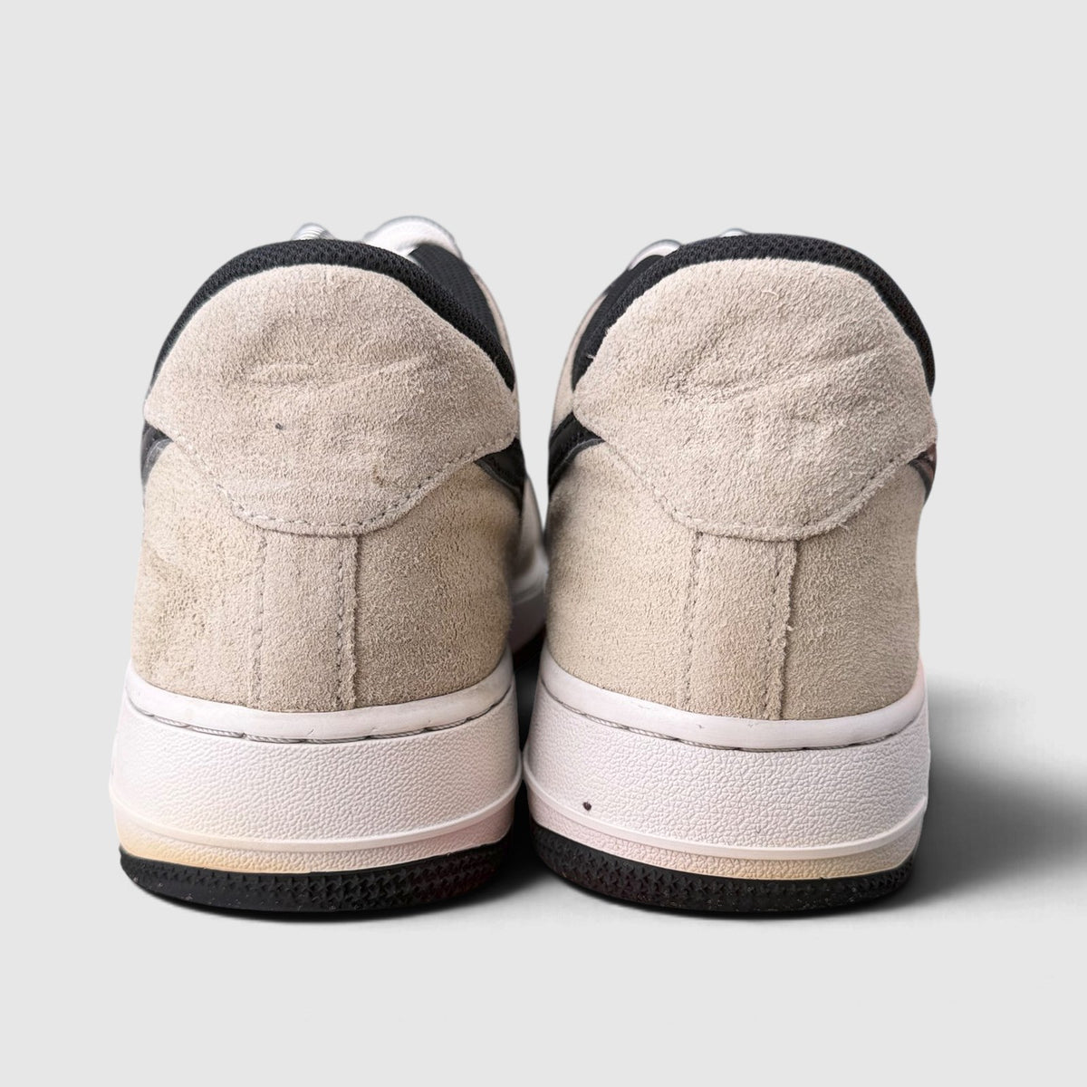 Nike Air Force 1 Low '07 LV8 SK8 White/Black, buty sportowe męskie w bardzo dobrym stanie rozmiar 42, widok z tyłu