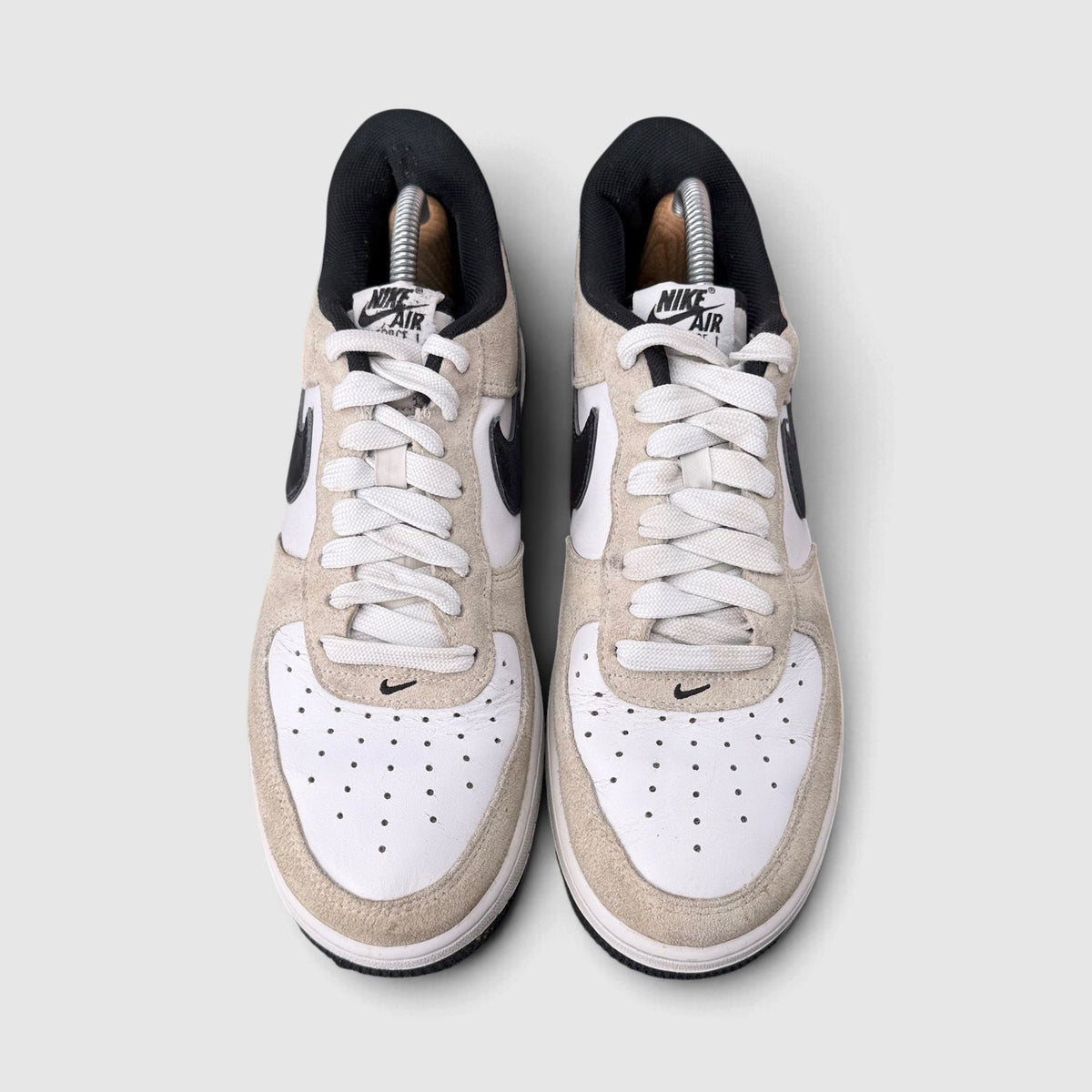 Nike Air Force 1 Low '07 LV8 SK8 White/Black, buty sportowe męskie w bardzo dobrym stanie rozmiar 42, widok z góry