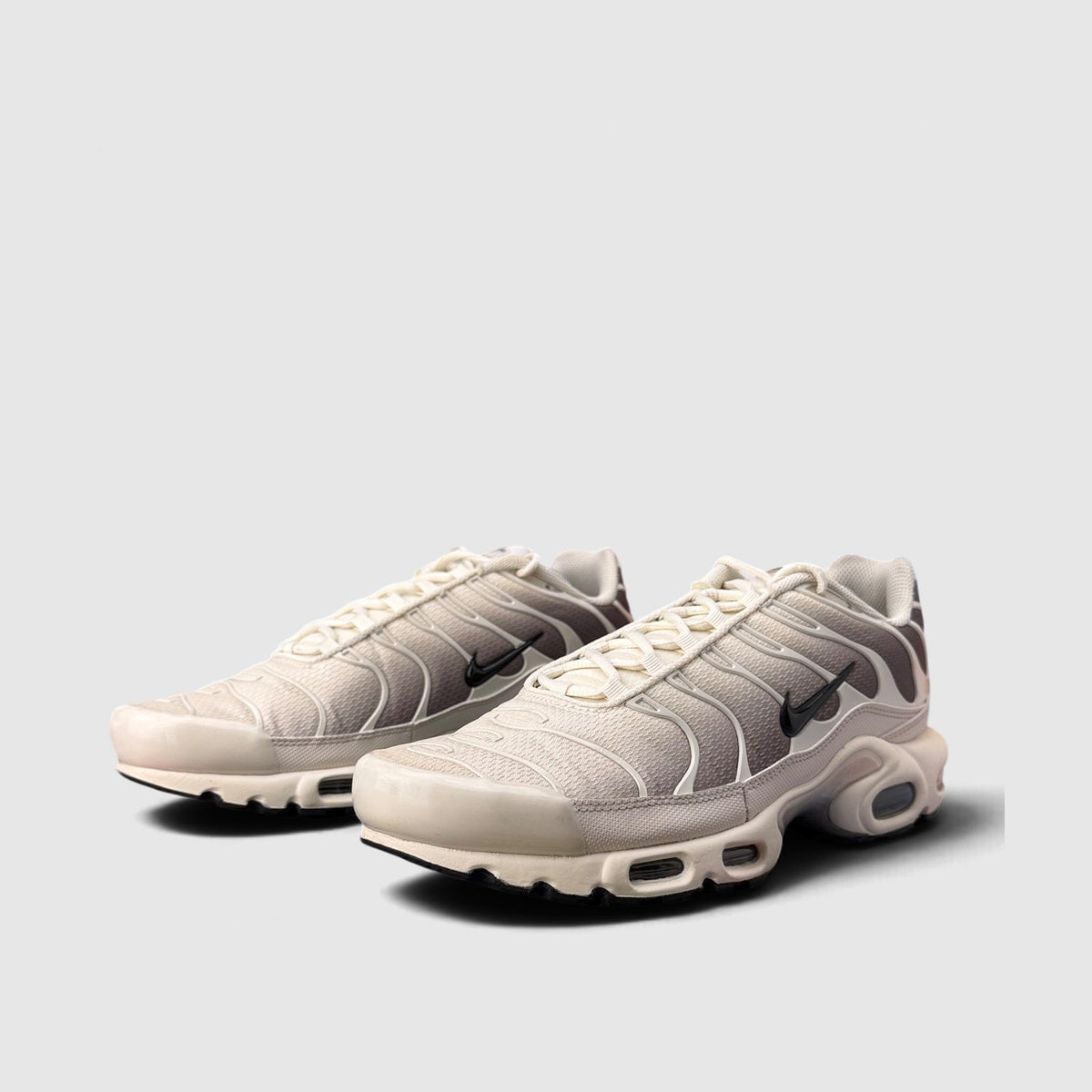 Nike Air Max Plus Light Orewood Brown, buty sportowe męskie w bardzo dobrym stanie rozmiar 45, para butów