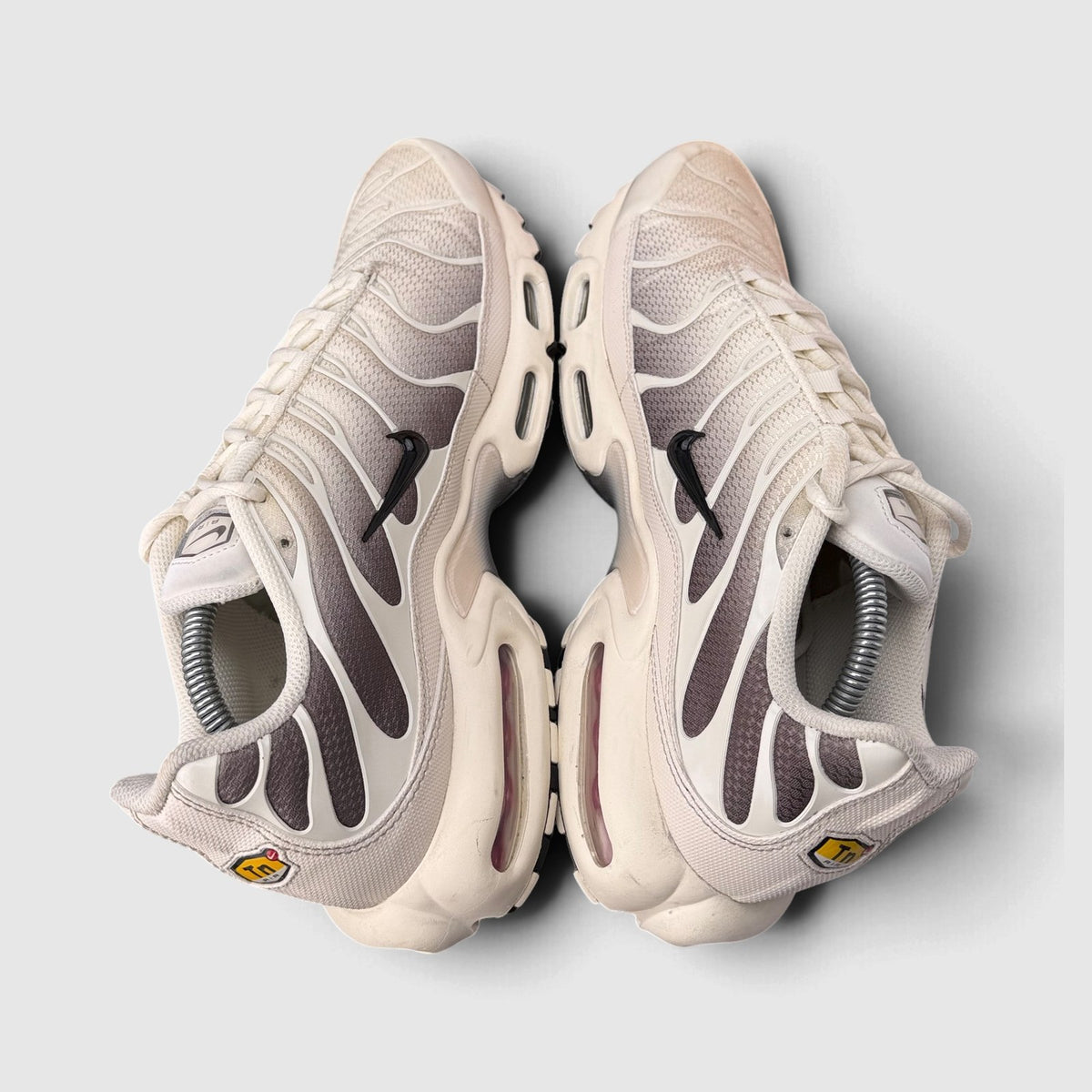 Nike Air Max Plus Light Orewood Brown, buty sportowe męskie w bardzo dobrym stanie rozmiar 45, widok z góry
