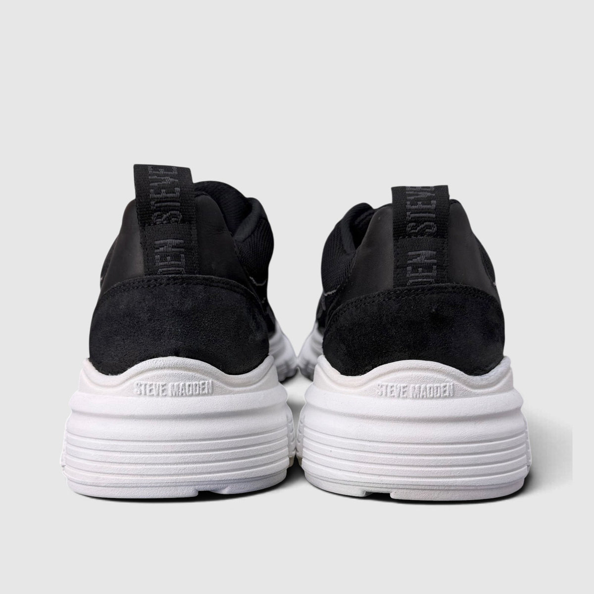 Steve Madden Placid, buty sportowe damskie w bardzo dobrym stanie rozmiar 39, widok z tyłu