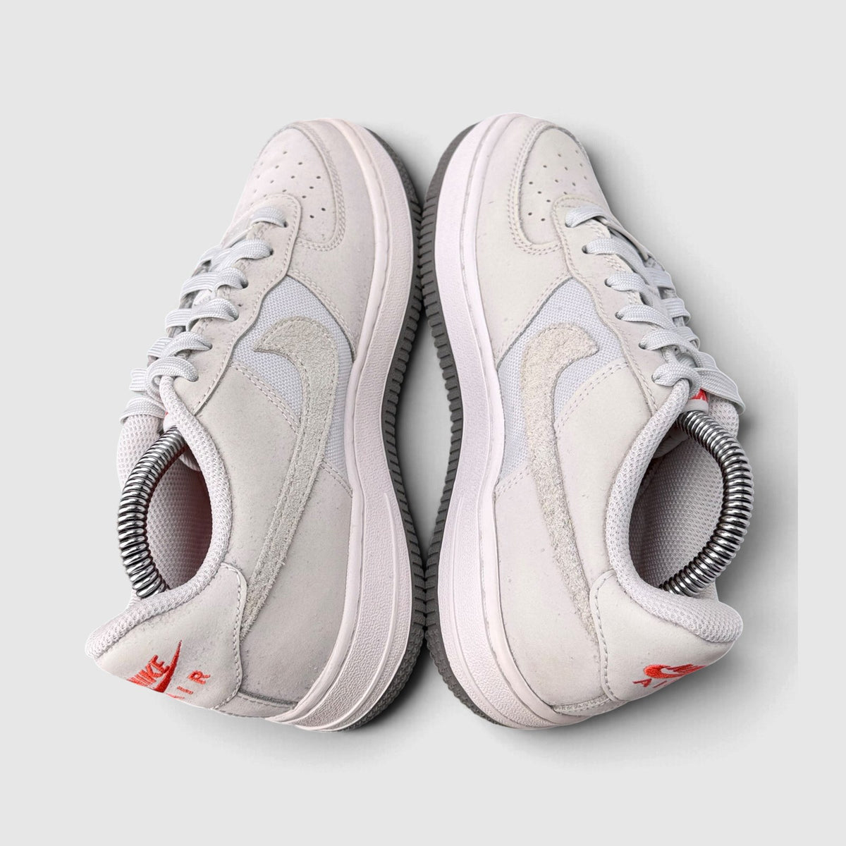Nike Air Force 1 Low, buty sportowe damskie w bardzo dobrym stanie rozmiar 36.5, widok z góry