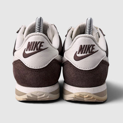 Nike Classic Cortez Baroque Brown, buty sportowe damskie w bardzo dobrym stanie rozmiar 35, widok z tyłu