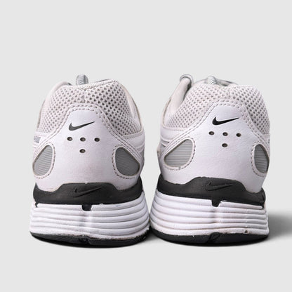Nike P-6000 White Metallic Silver Black, buty sportowe męskie w bardzo dobrym stanie rozmiar 43, widok z tyłu