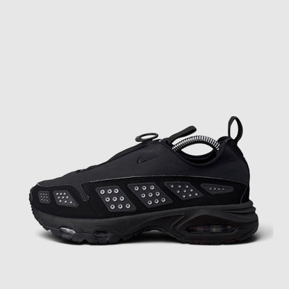 Nike Air Max SNDR Black Metallic, buty sportowe damskie w bardzo dobrym stanie rozmiar 37.5, boczny profil, lewa strona