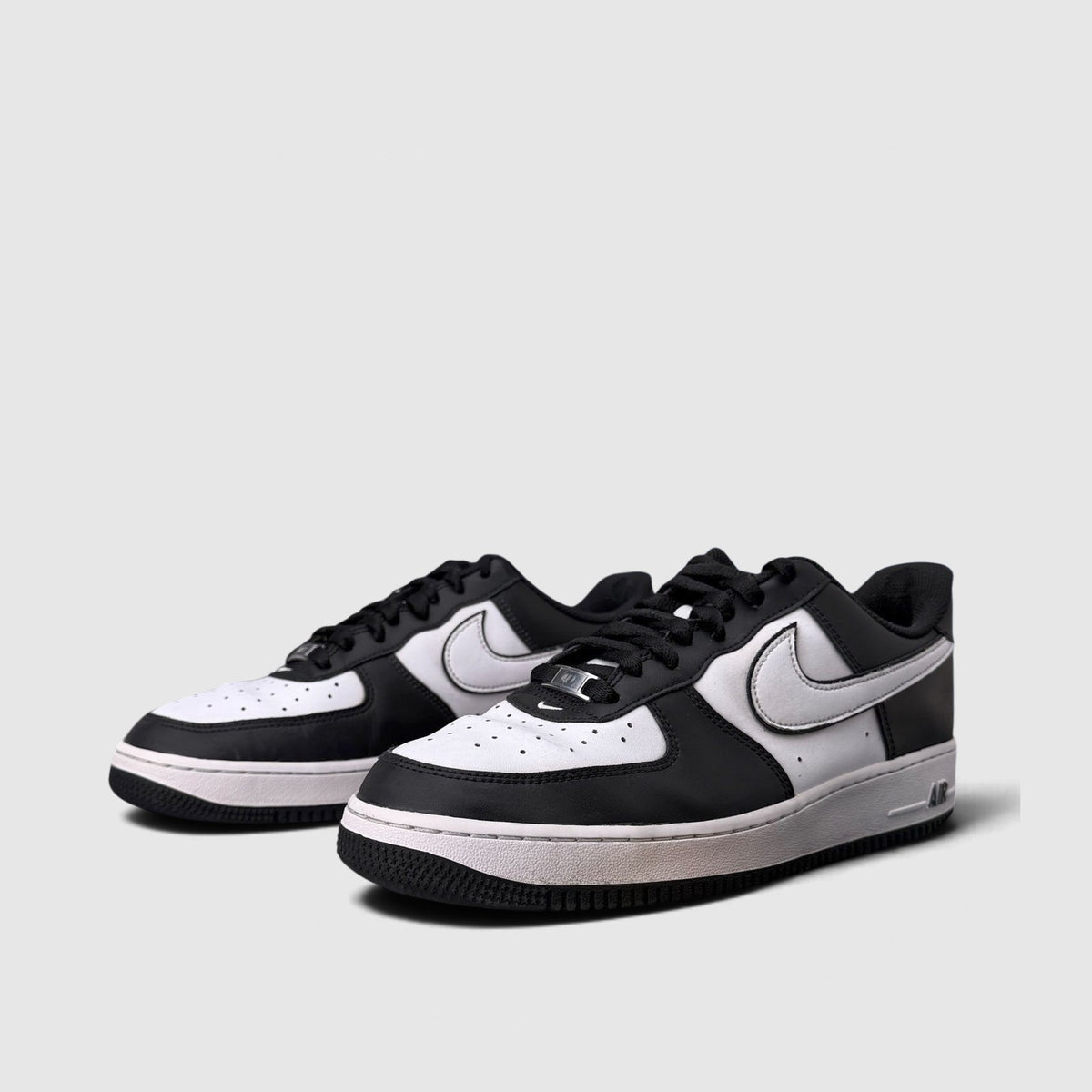Nike Air Force 1 ’07 Panda, buty sportowe męskie w bardzo dobrym stanie rozmiar 45, para butów