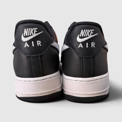 Nike Air Force 1 ’07 Panda, buty sportowe męskie w bardzo dobrym stanie rozmiar 45, widok z tyłu