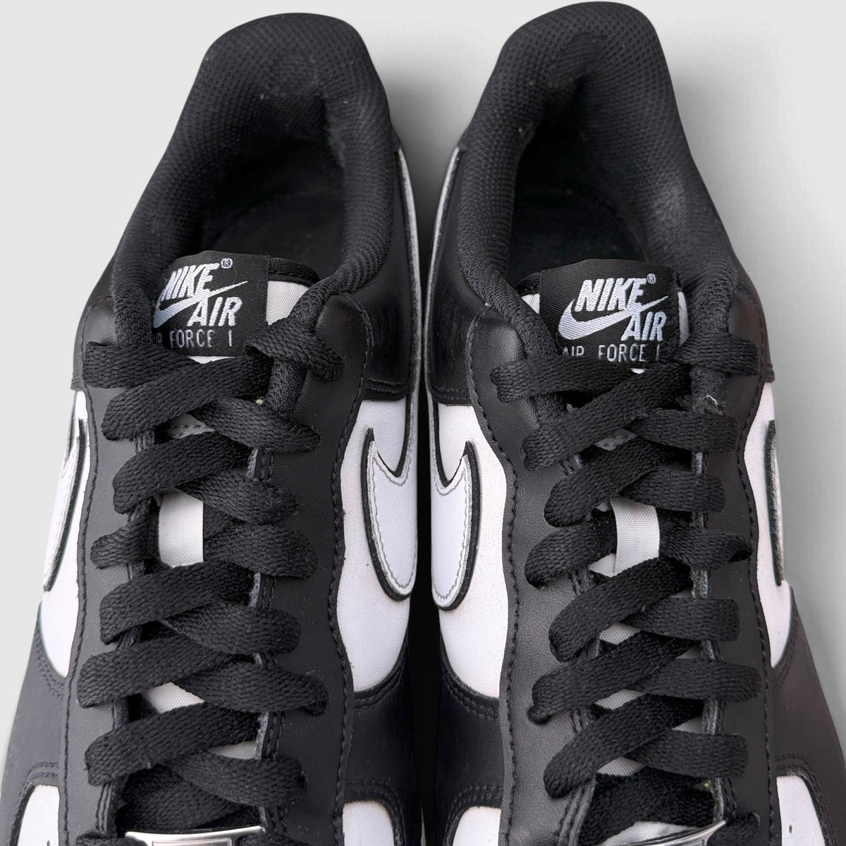 Nike Air Force 1 ’07 Panda, buty sportowe męskie w bardzo dobrym stanie rozmiar 45, język buta