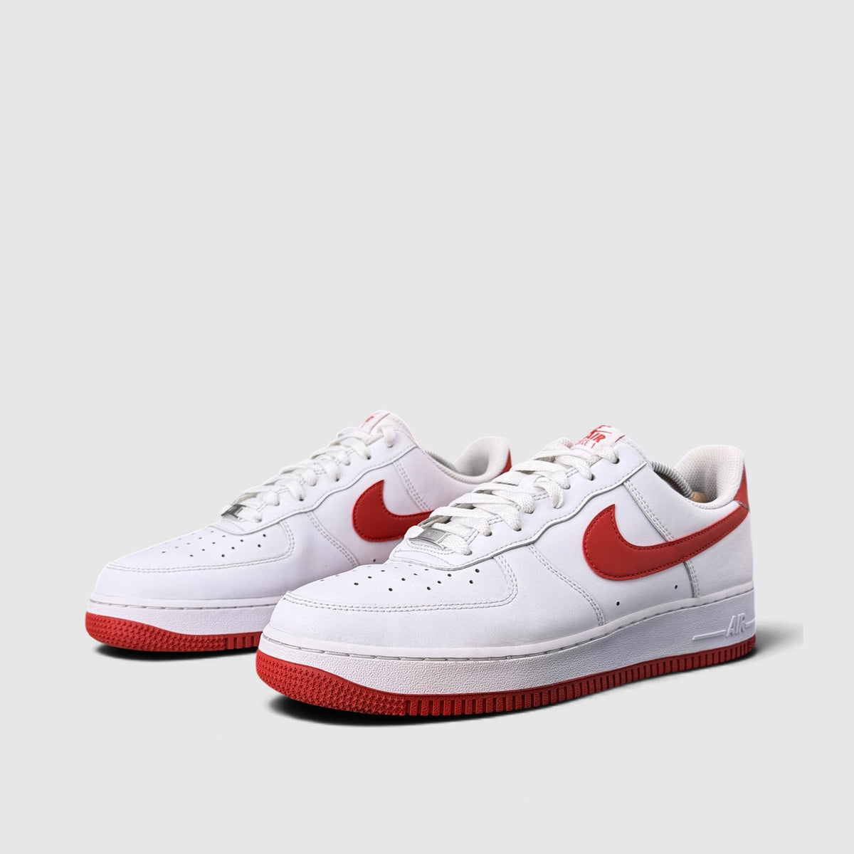 Nike Air Force 1 '07 Low Dragon Red, buty sportowe męskie w bardzo dobrym stanie rozmiar 44.5, para butów