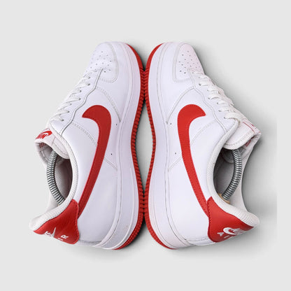 Nike Air Force 1 '07 Low Dragon Red, buty sportowe męskie w bardzo dobrym stanie rozmiar 44.5, widok z góry