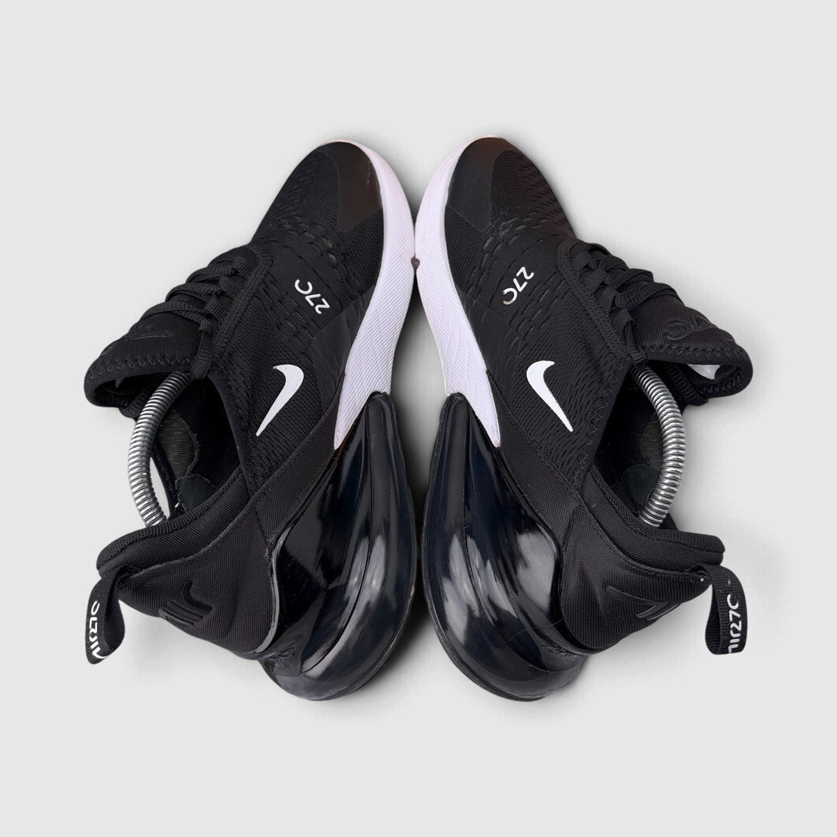 Nike Air Max 270 Black/White, buty sportowe męskie w bardzo dobrym stanie rozmiar 43, widok z góry